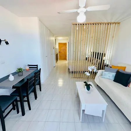 Quiet Studio, Incredible Views, Climatized Pool, Free Wifi Appartamento Arona (Tenerife)